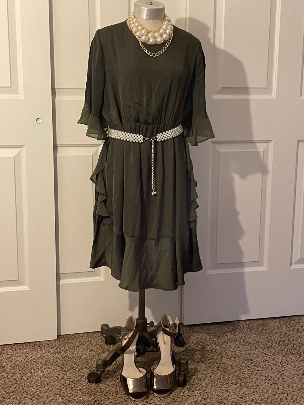 Who What Wear Olive Green Tiered Midi Dress